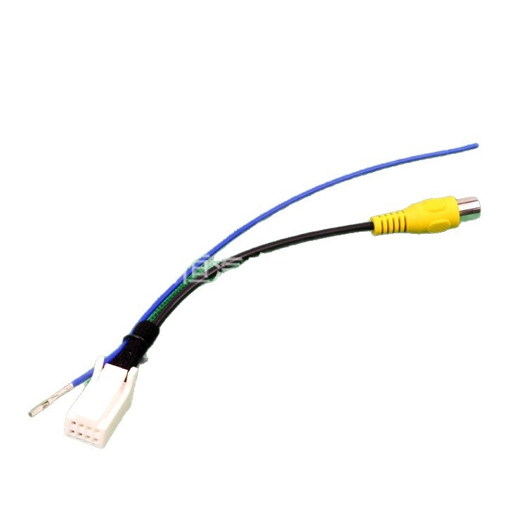 Adapter kabel za kameru za Subaru Forester – ažuriranje originalnog zaslona, konverzijski kabel (12V • Plastika • 30 g • Peak Auto Parts)