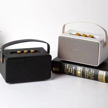 Boxă Bluetooth 5.3 • Putere 10W • Baterie încorporată 1200–2000 mAh • Domeniu de frecvențe 20 Hz–20 kHz • Slot pentru card de memorie