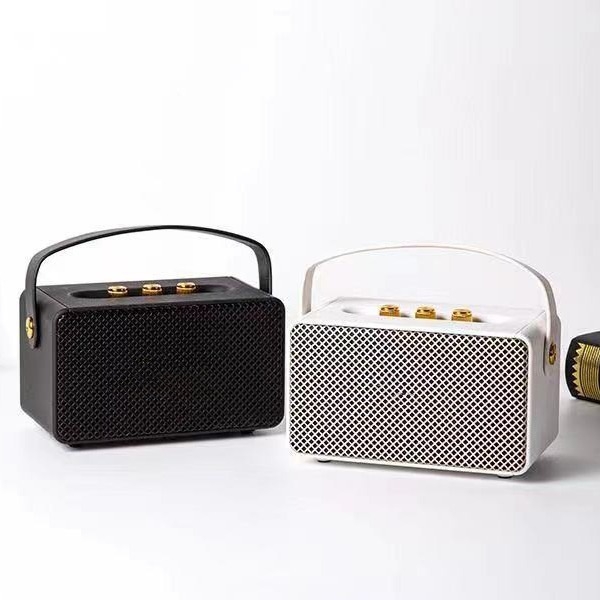 Boxă Bluetooth 5.3 • Putere 10W • Baterie încorporată 1200–2000 mAh • Domeniu de frecvențe 20 Hz–20 kHz • Slot pentru card de memorie