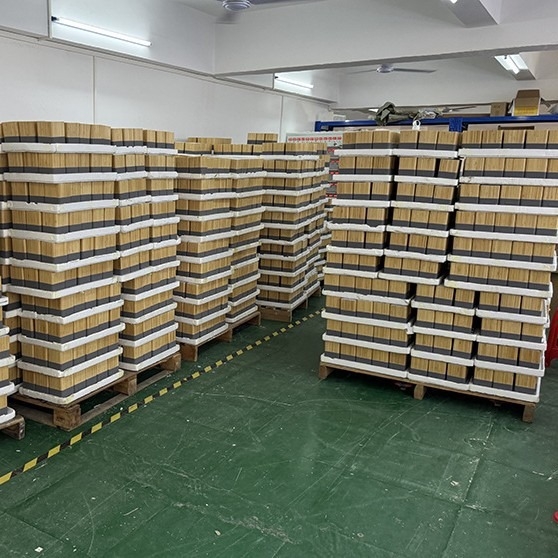 Mini Bluetooth reproduktor s RGB osvetlením - ekologické bambusové telo, 5W, Bluetooth 5.3, 100Hz-20kHz, SNR ≥95dB