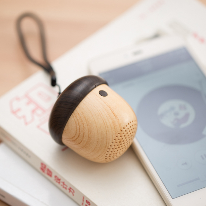 Bluetooth zvučnik | raspon frekvencija 40 Hz–20 kHz | Izlazna snaga < 10 W | Trajanje reprodukcije 7 sati | SNR ≥ 70 dB