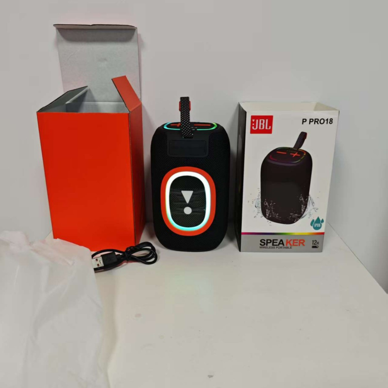 P18 Pro Bluetooth zvučnik – prijenosni vanjski mini stolni zvučnik, 20W, IPX4, Bluetooth 5.3, ugrađena baterija