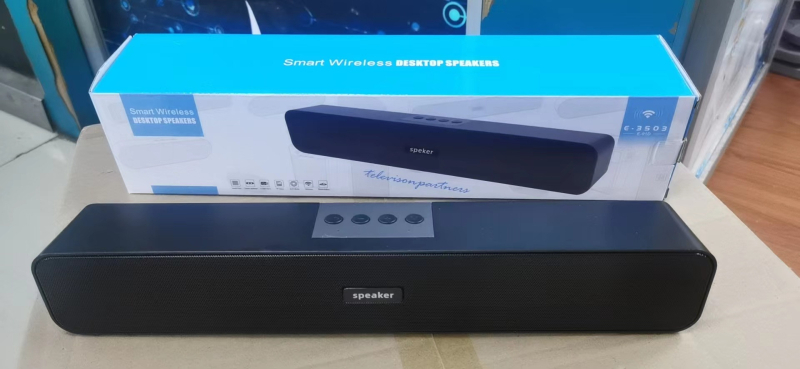 Stolni Bluetooth zvučnik s dva zvučnika, USB napajanje, ugrađena baterija 800–1000 mAh, frekvencijski raspon 100 Hz–20 kHz, SNR ≥75 dB, snaga 5 W