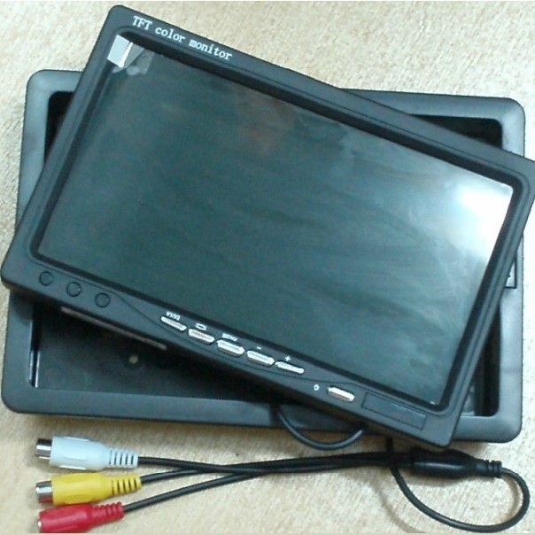 Auto LCD monitor s dvostrukim prebacivanjem ulaza i prioritom za vožnju unazad, 16:9, rezolucija 272×480, AV ulaz, model ZL-403