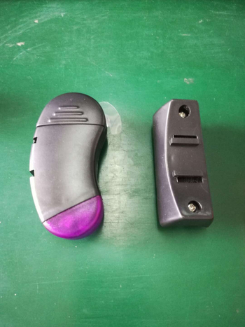 Automobilski LCD zaslon, model 7010 s kvadratnim upravljačem, materijal: plast/elektronika, težina 0.1