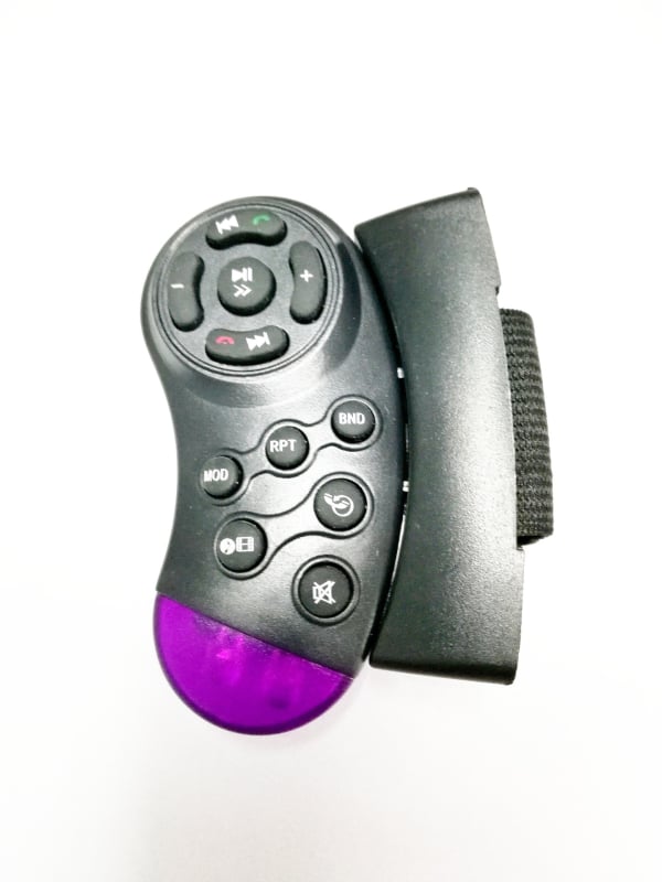 Automobilski LCD zaslon, model 7010 s kvadratnim upravljačem, materijal: plast/elektronika, težina 0.1