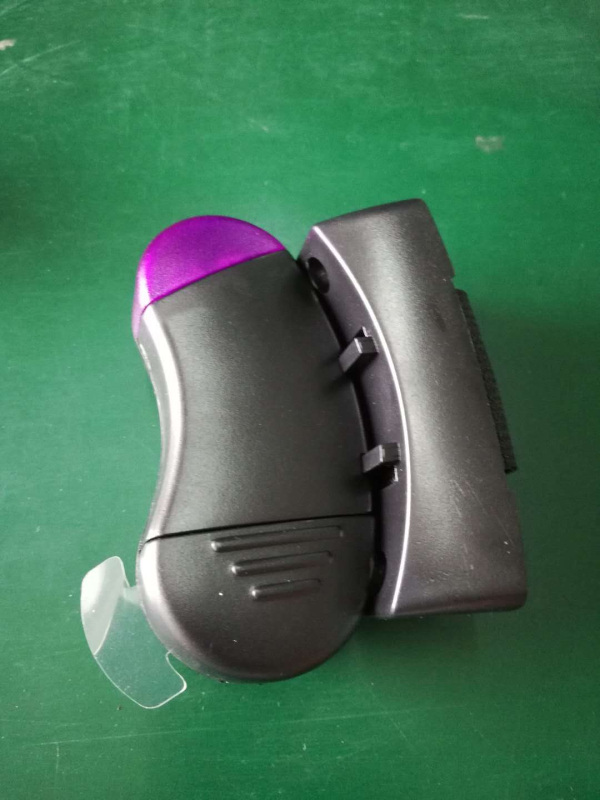 Automobilski LCD zaslon, model 7010 s kvadratnim upravljačem, materijal: plast/elektronika, težina 0.1