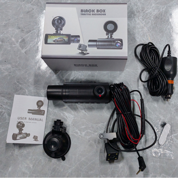 Yuecai dash cam s tri objektiva, 3,16 inčni HD 1080p zaslon i prikaz slike za vožnju unatrag