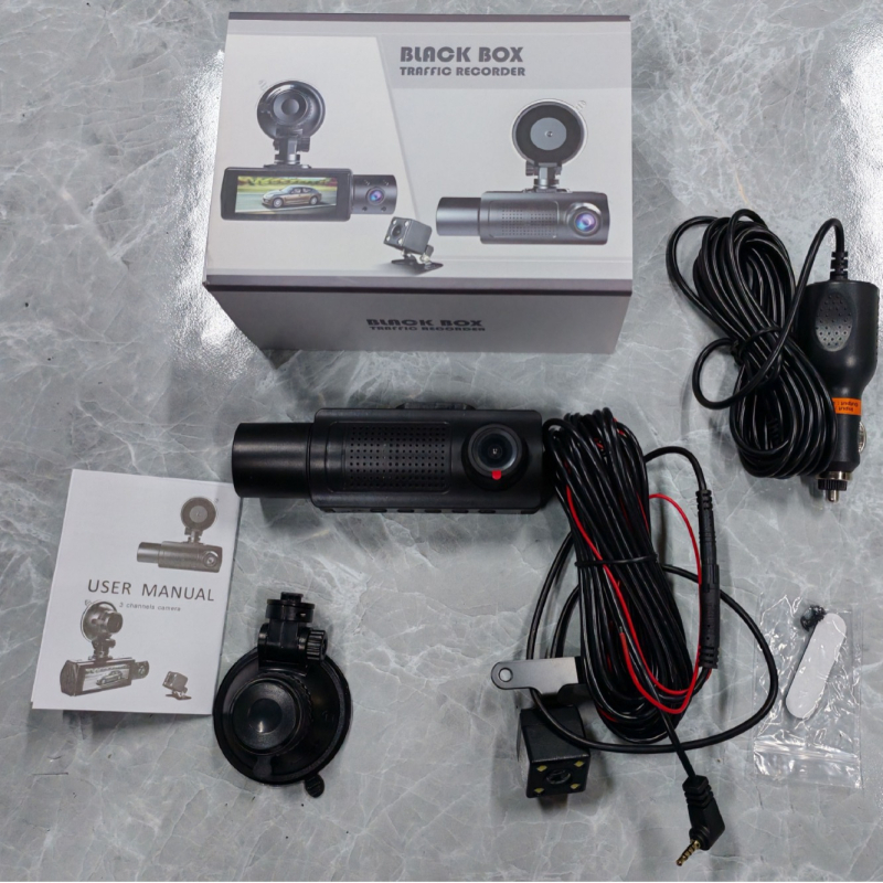 Yuecai dash cam s tri objektiva, 3,16 inčni HD 1080p zaslon i prikaz slike za vožnju unatrag
