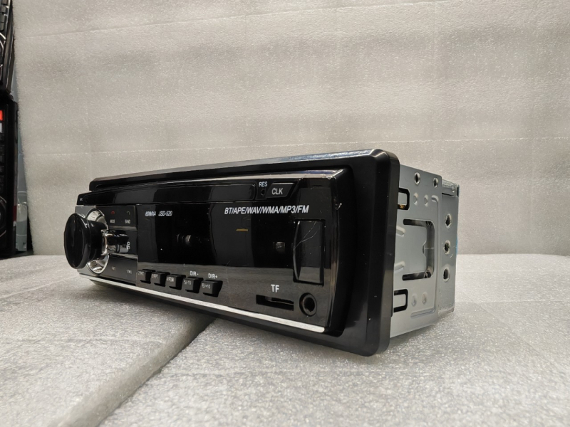 Automobilski MP3 player s Bluetooth Hands-Free, FM radio, 12V napajanje, model 520LED, bez memorije