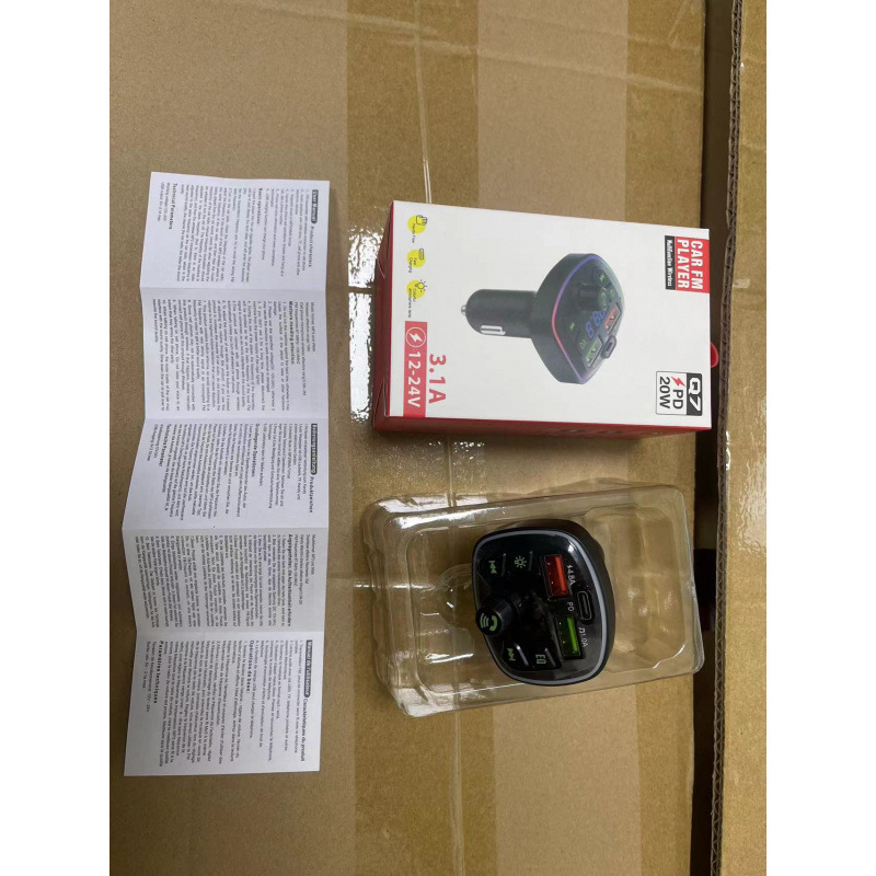 Automobilski Bluetooth MP3 player s FM transmiterom, Hands-Free, PD20W brzo punjenje, DC 12-24-30V napajanje, monohromatski zaslon