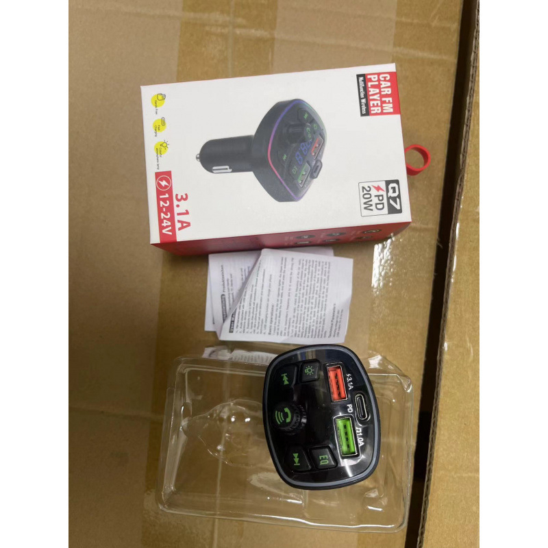 Automobilski Bluetooth MP3 player s FM transmiterom, Hands-Free, PD20W brzo punjenje, DC 12-24-30V napajanje, monohromatski zaslon