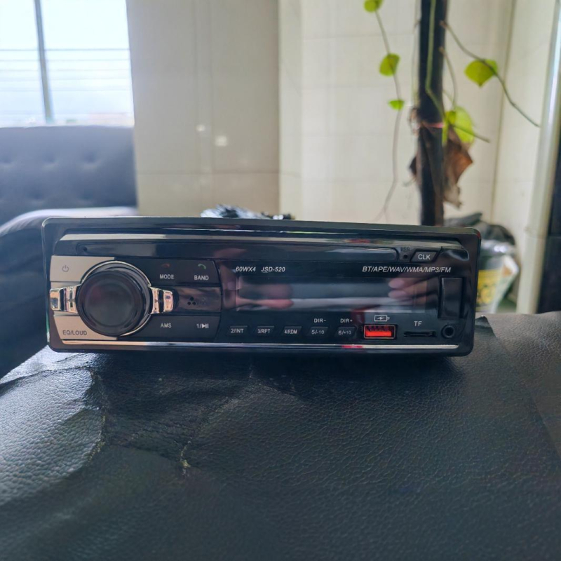 530 Bluetooth automobilski MP3 player s USB/TF karticom, radiom i hands-free pozivima