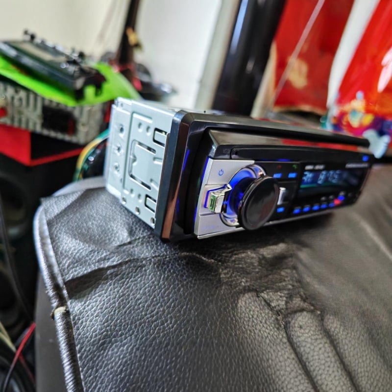 530 Bluetooth automobilski MP3 player s USB/TF karticom, radiom i hands-free pozivima