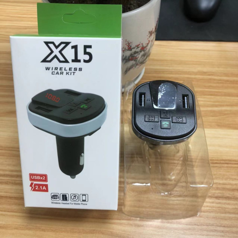 X15 automobil Bluetooth MP3 player s hands-free, USB sučelje, FM pretvarač, napajanje 12-24V, crno-bijeli zaslon