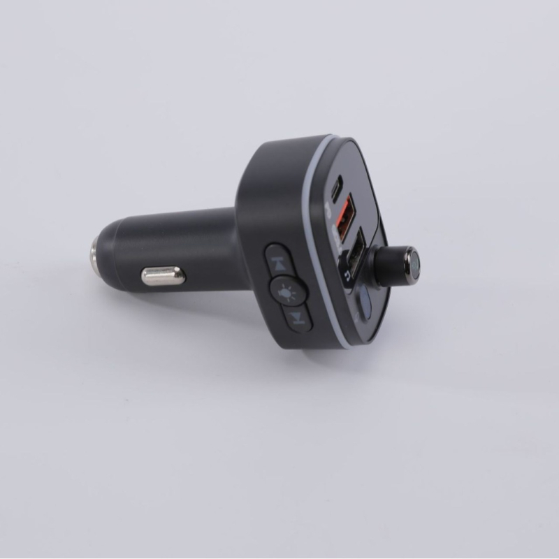 MP3 prehrávač do auta s Bluetooth prijímačom, FM vysielačom, hands-free hovory, bezstratný zvuk