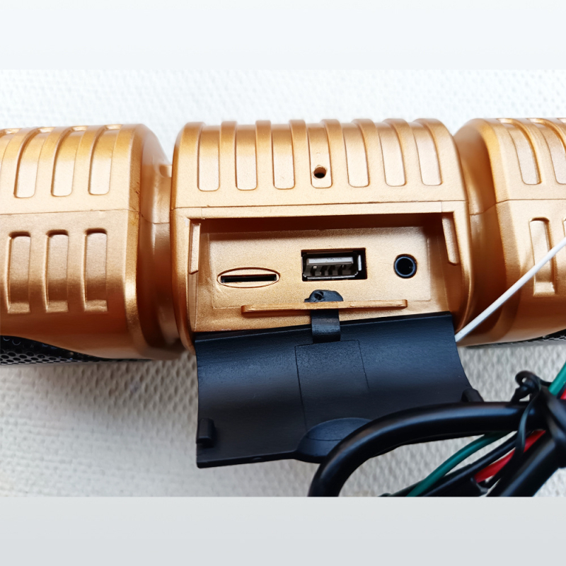 Vízálló MP3 hangszóró mélynyomóval, TF-kártya, USB és Bluetooth motorkerékpárokhoz