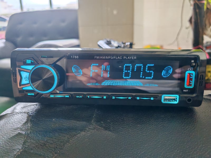 1789 Bluetooth automobilni MP3 player s FM radiom, 3,0 inčni zaslon