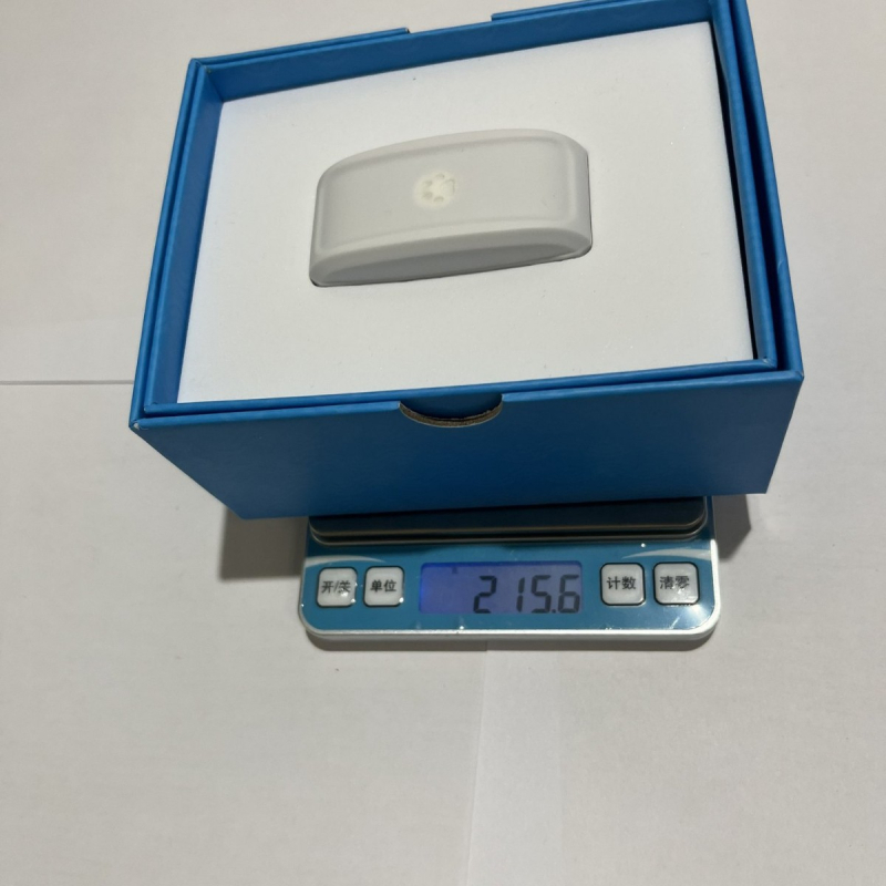 Macskák és kutyák számára GPS nyomkövető – WiFi, GPS és LBS helymeghatározás; GPS pontosság 5 m, IPX7 vízálló, 15 napos készenléti üzem