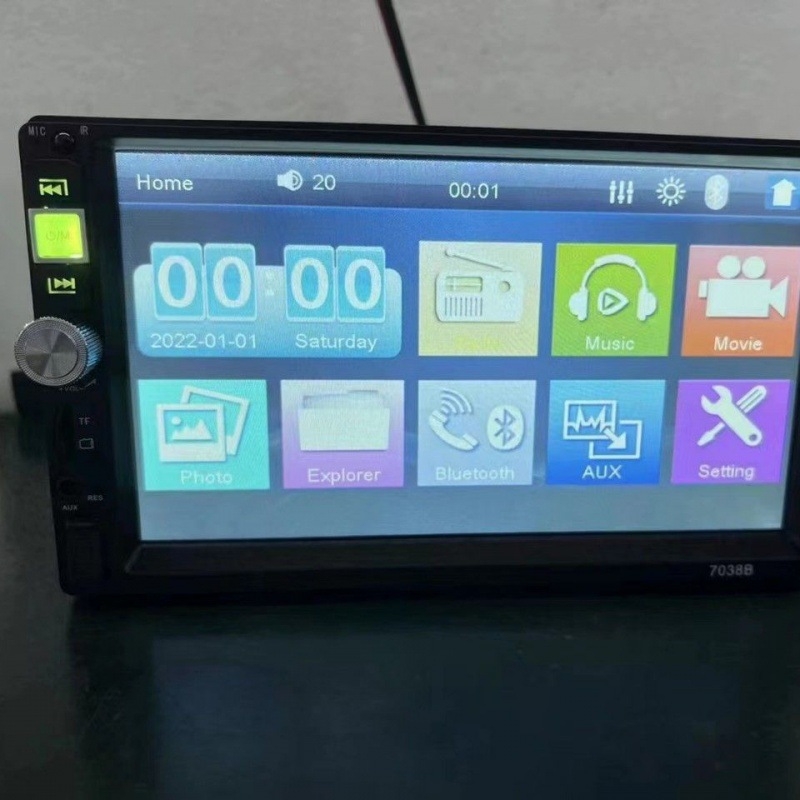 MP5 2-DIN auto player s LCD zaslonom, napajanje 12-24V DC, USB povezanost, podržava RM/AVI/RMVB video formate, CarPlay opcionalno