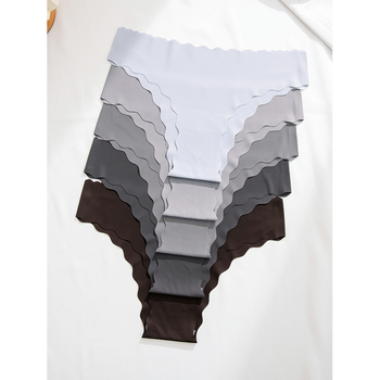 5 darabos varrat nélküli női alsónemű szett hullámvonalú élű, alacsony derekú, logónyomtatással