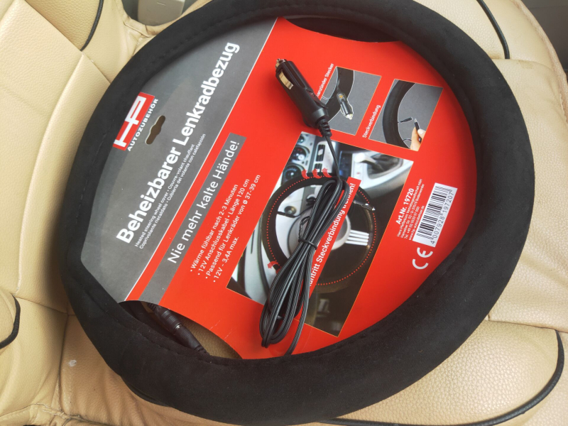 Fűtött kormányvédő autóhoz, plüss velúr anyagból, téli használatra, logónyomtatás elérhető, magáncímke licencelhető