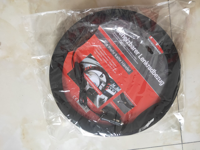 Fűtött kormányvédő autóhoz, plüss velúr anyagból, téli használatra, logónyomtatás elérhető, magáncímke licencelhető