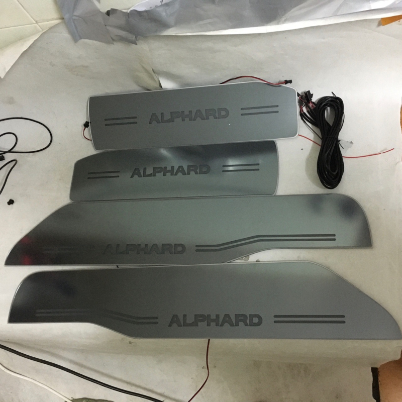 LED osvijetljeni prag vrata za Toyota Alphard 2024