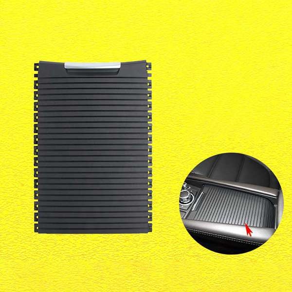 Plastična rola za središnju konzolu automobila s prednjim držačem čaša