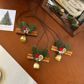 Karácsonyi autófüggő dísz fahéjjal és konzervált virággal, modern belső dekoráció, Hua mo márka, anyag 20213