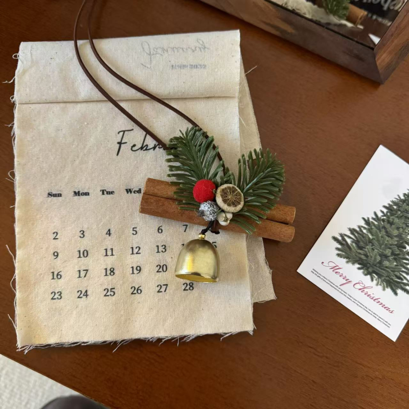 Karácsonyi autófüggő dísz fahéjjal és konzervált virággal, modern belső dekoráció, Hua mo márka, anyag 20213