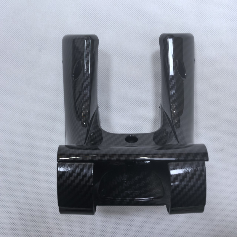 AMG logo na volanu i kućište mjenjača za Mercedes-Benz C, E, A, CLA, GLC, GLA, GLB — ABS materijal, prilagodljiv, kompatibilan s modelima C/E/A; težina 0.5