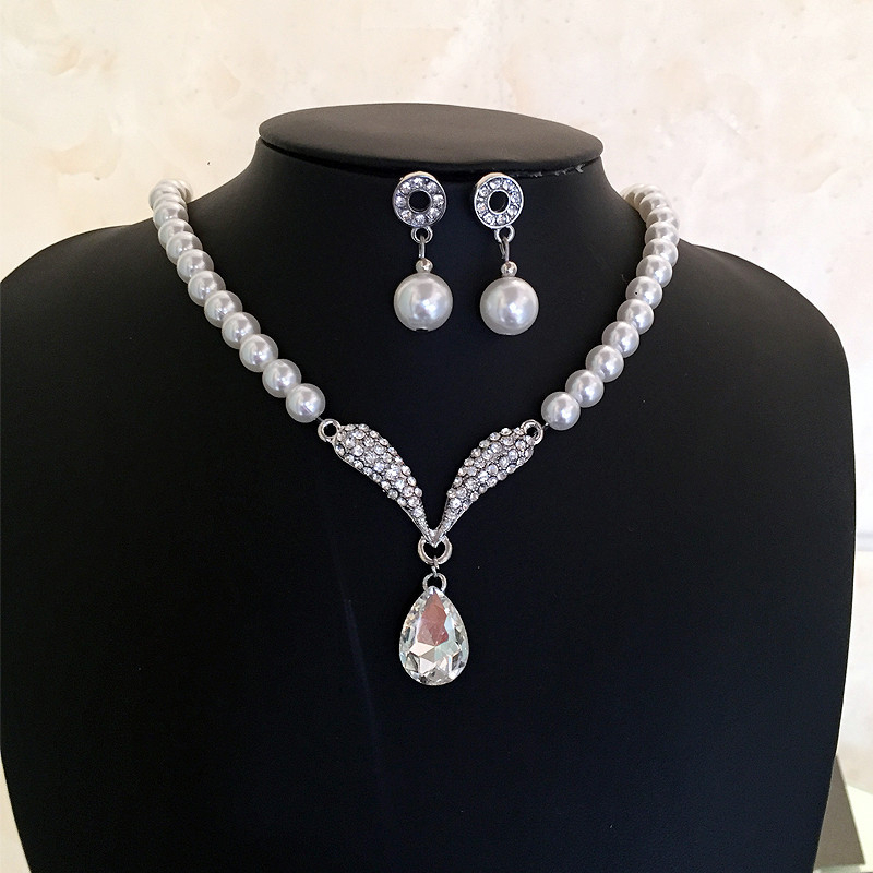 Set perlovog ogrlica i naušnica, s perlovanim lancem i privjeskom od legure – 2-djelni ženski vjenčani komad nakita (ljeto 2022)