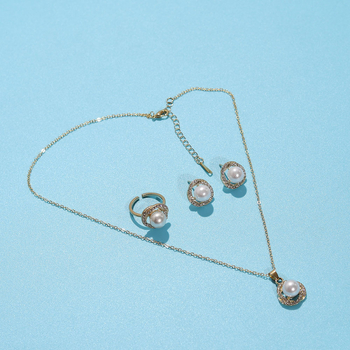 Set bisernog uzorka: naušnice, ogrlica i ručni komad nakita – legura, privjesci s perlama, lanac u stilu vala vode, sfere bisera, svjež i sladak stil