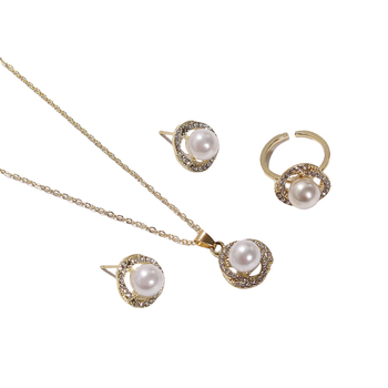 Set bisernog uzorka: naušnice, ogrlica i ručni komad nakita – legura, privjesci s perlama, lanac u stilu vala vode, sfere bisera, svjež i sladak stil