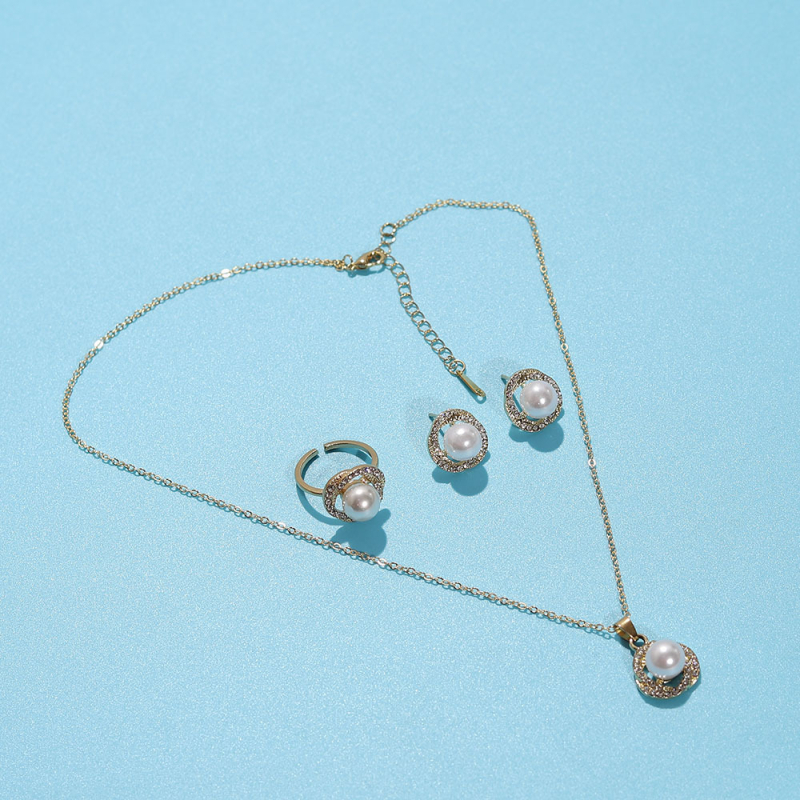 Set bisernog uzorka: naušnice, ogrlica i ručni komad nakita – legura, privjesci s perlama, lanac u stilu vala vode, sfere bisera, svjež i sladak stil