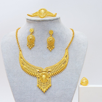 Ženski set nakita: legura, lanac s vodnim valovima, privjesak od legure, uzorak: križ/kruna/romejski brojevi; uključuje ogrlicu, naušnice i dodatke za ruku; lagani luksuzni stil, moderan gradski stil