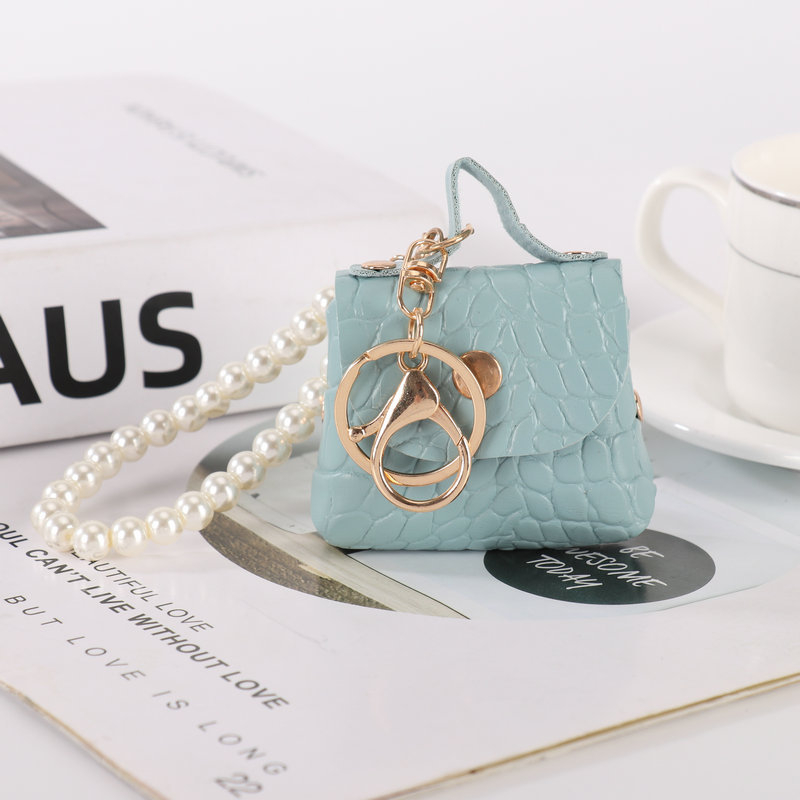 Carabinieră din piele PU cu pandantiv perla – accesorii pentru mini geantă, lucrat manual, unisex, stil de călătorie lejer, primăvara 2025