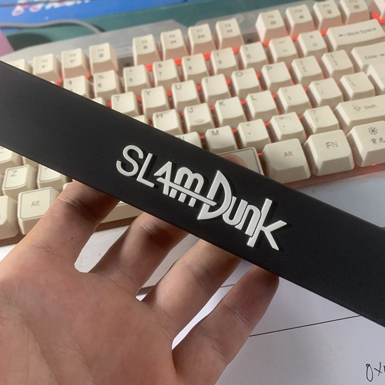 Svijetli ukras za automobilsku registarsku ploču, model QX9059, PVC mekani materijal, tisk logotipa dostupan