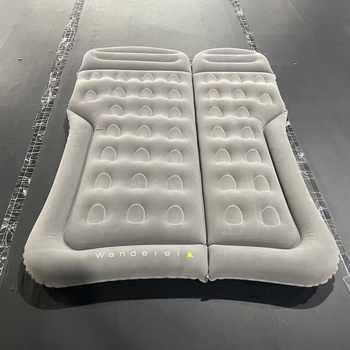 Auto täispuhutav voodi tagaluugi ja tagaistmele, sisseehitatud pump, 3 kihti, PVC + flokikate; kaal 6,8 kg, maksimaalne koormus 150 kg