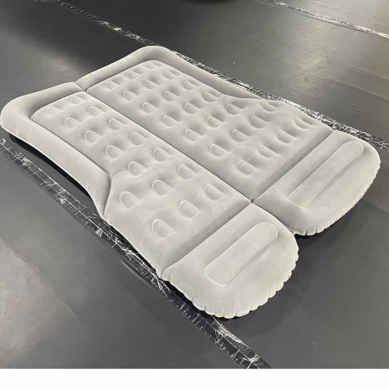 Auto täispuhutav voodi tagaluugi ja tagaistmele, sisseehitatud pump, 3 kihti, PVC + flokikate; kaal 6,8 kg, maksimaalne koormus 150 kg