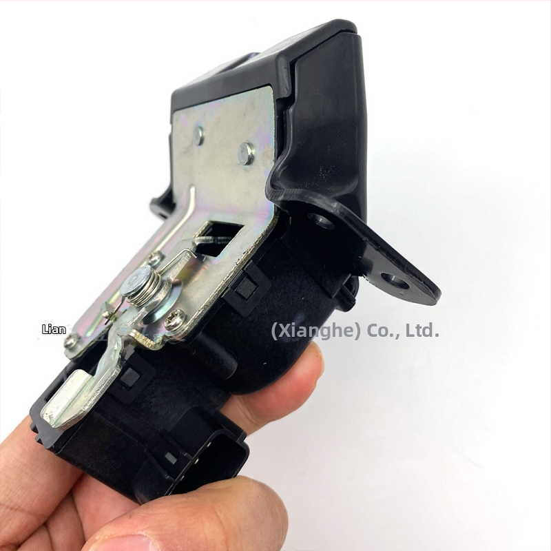 Bagāžnieka centrālā aizslēga sistēma Hyundai I30 Elantra un Kia Ceed | Materiāls: Plastika | Svars: 550 g | Tips: Centrālā aizslēga | Darbības ilgums: 3-5 gadi