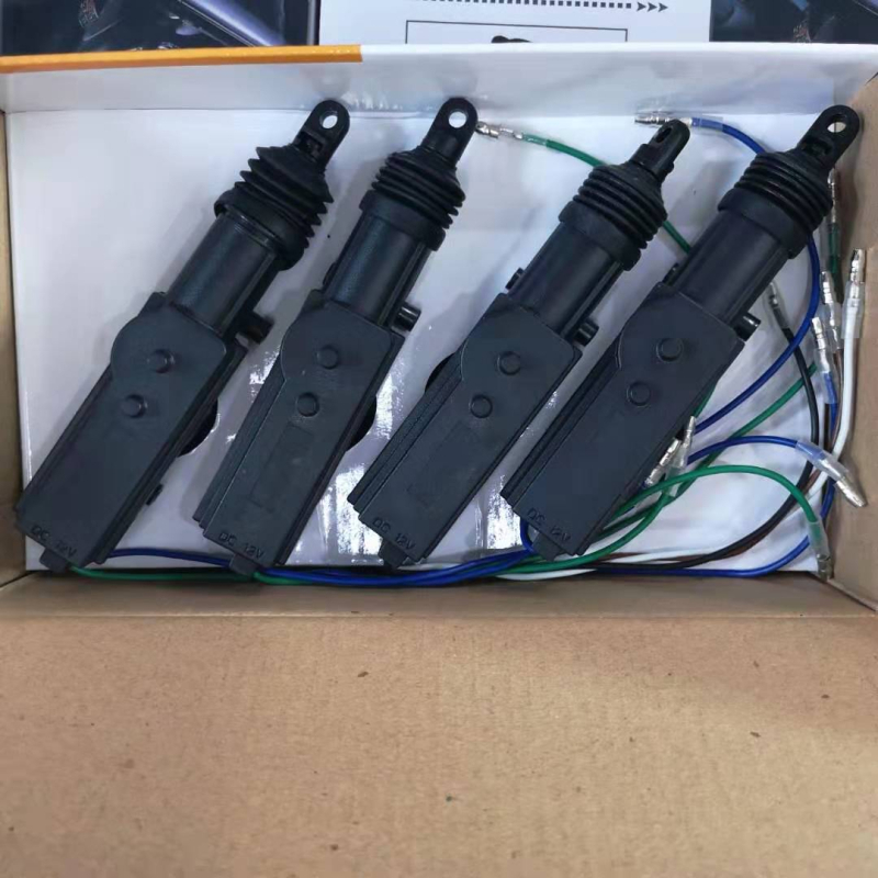 Automašīnas centrālā bloķēšanas mehānisms – plastmasa + mehāniskie elementi, 12V barošana, ūdensizturīgs motors, ultraskaņas metināšana