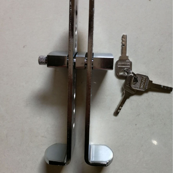 Autó-ellopás elleni zár készlet: kormányzár, kuplungszár, nyolc lyukas gázpedál-zár, központi vezérlő zár, fékzár • Modell: 08A • Anyag: acél