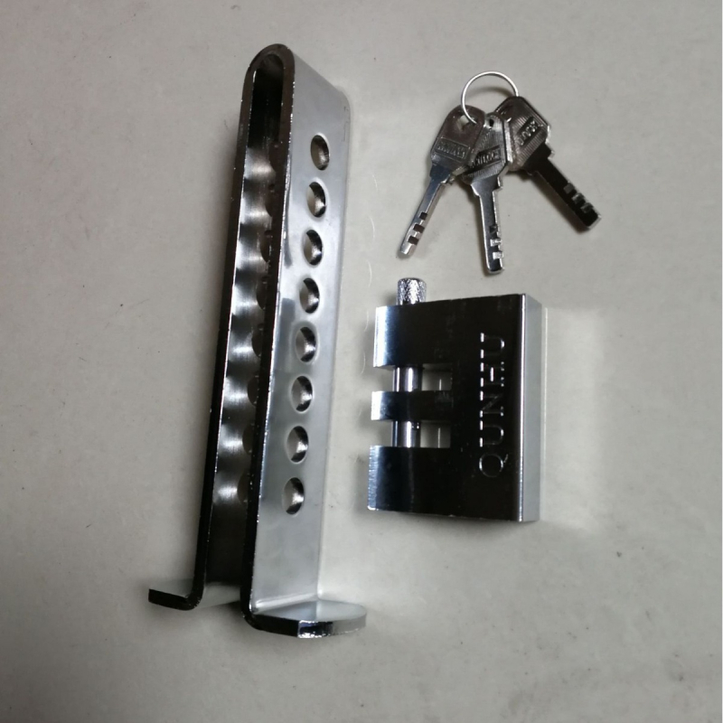 Autó-ellopás elleni zár készlet: kormányzár, kuplungszár, nyolc lyukas gázpedál-zár, központi vezérlő zár, fékzár • Modell: 08A • Anyag: acél