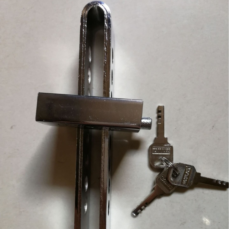 Autó-ellopás elleni zár készlet: kormányzár, kuplungszár, nyolc lyukas gázpedál-zár, központi vezérlő zár, fékzár • Modell: 08A • Anyag: acél