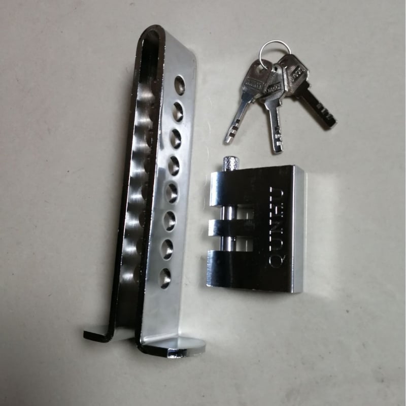 Autó-ellopás elleni zár készlet: kormányzár, kuplungszár, nyolc lyukas gázpedál-zár, központi vezérlő zár, fékzár • Modell: 08A • Anyag: acél