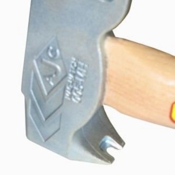 Чук със зъби за пирони, глава от карбонова стомана, дървена дръжка, тегло 0.625 кг