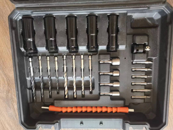 Hordozható otthoni használatra szánt multifunkcionális szerszámkészlet elektromos fúróval; testre szabható opciók; import nélkül