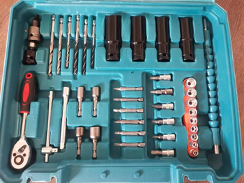 Hordozható otthoni használatra szánt multifunkcionális szerszámkészlet elektromos fúróval; testre szabható opciók; import nélkül